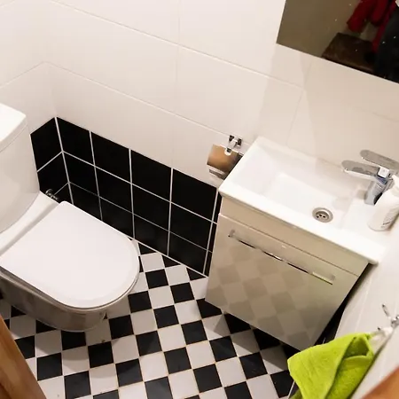 Hot Ernestines 7-2 Enjoy The Feel Of And History! * ريغا