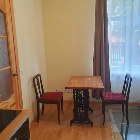 Hot Ernestines 7-2 Enjoy The Feel Of And History! * ريغا