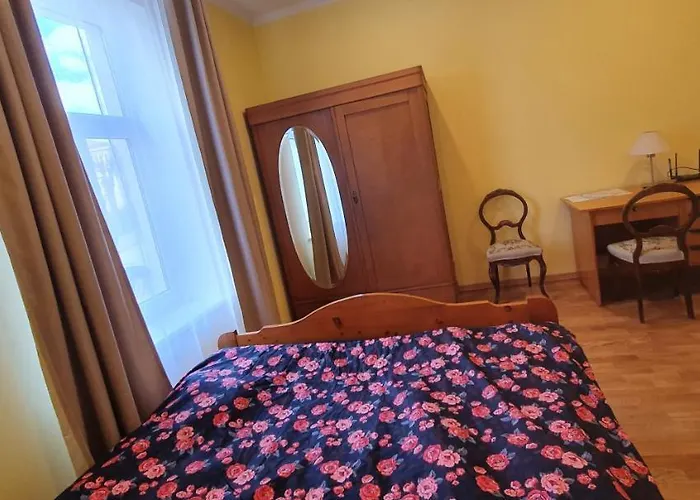 Hot Ernestines 7-2 Enjoy The Feel Of And History! * Рига