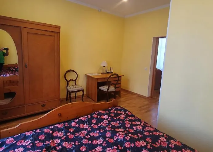 Hot Ernestines 7-2 Enjoy The Feel Of And History! * Рига