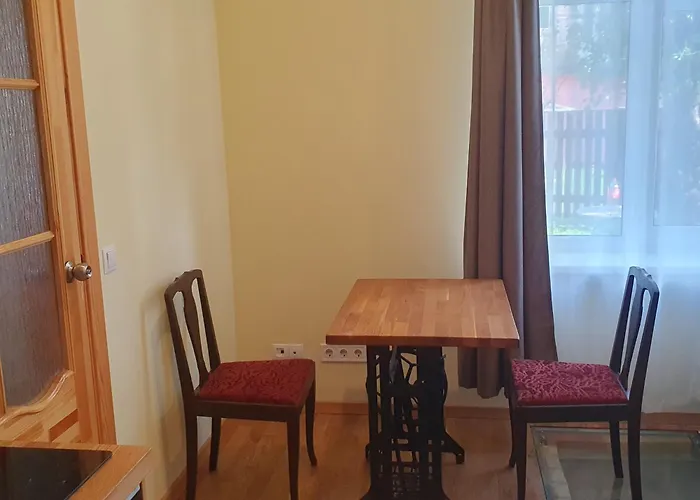 Hot Ernestines 7-2 Enjoy The Feel Of And History! * Рига